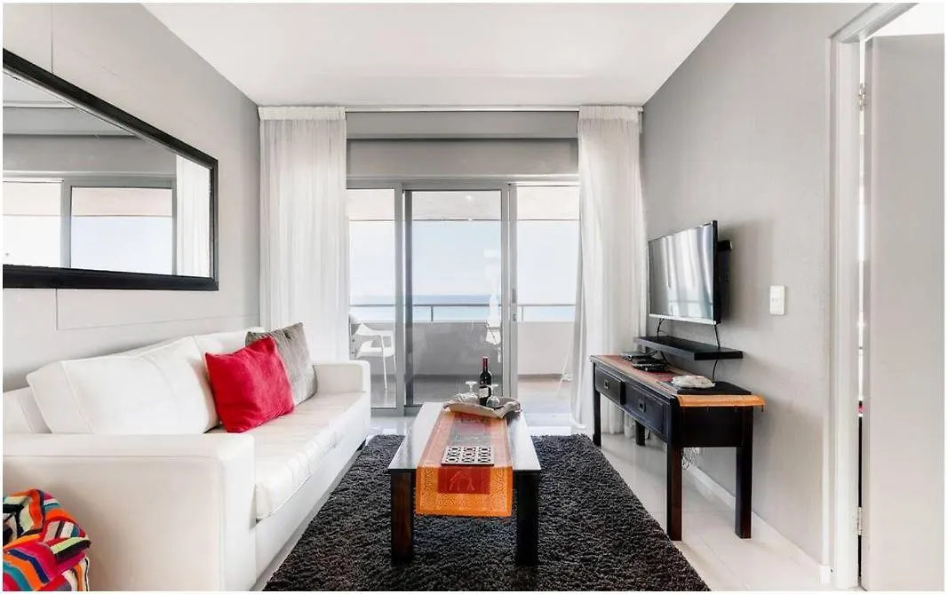 Infinity Luxury Beachfront Apartment Bloubergstrand